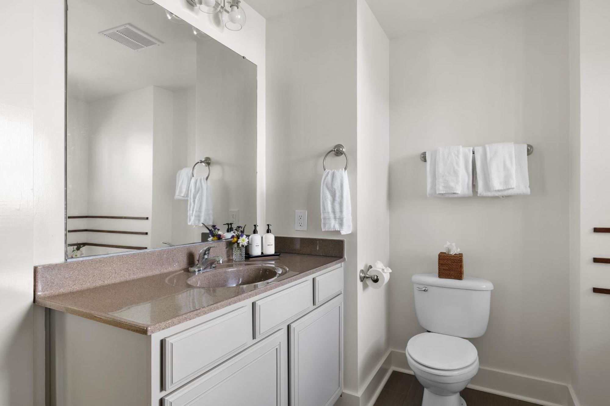 Regatta Inn - Adults Only Фоли Бич Экстерьер фото