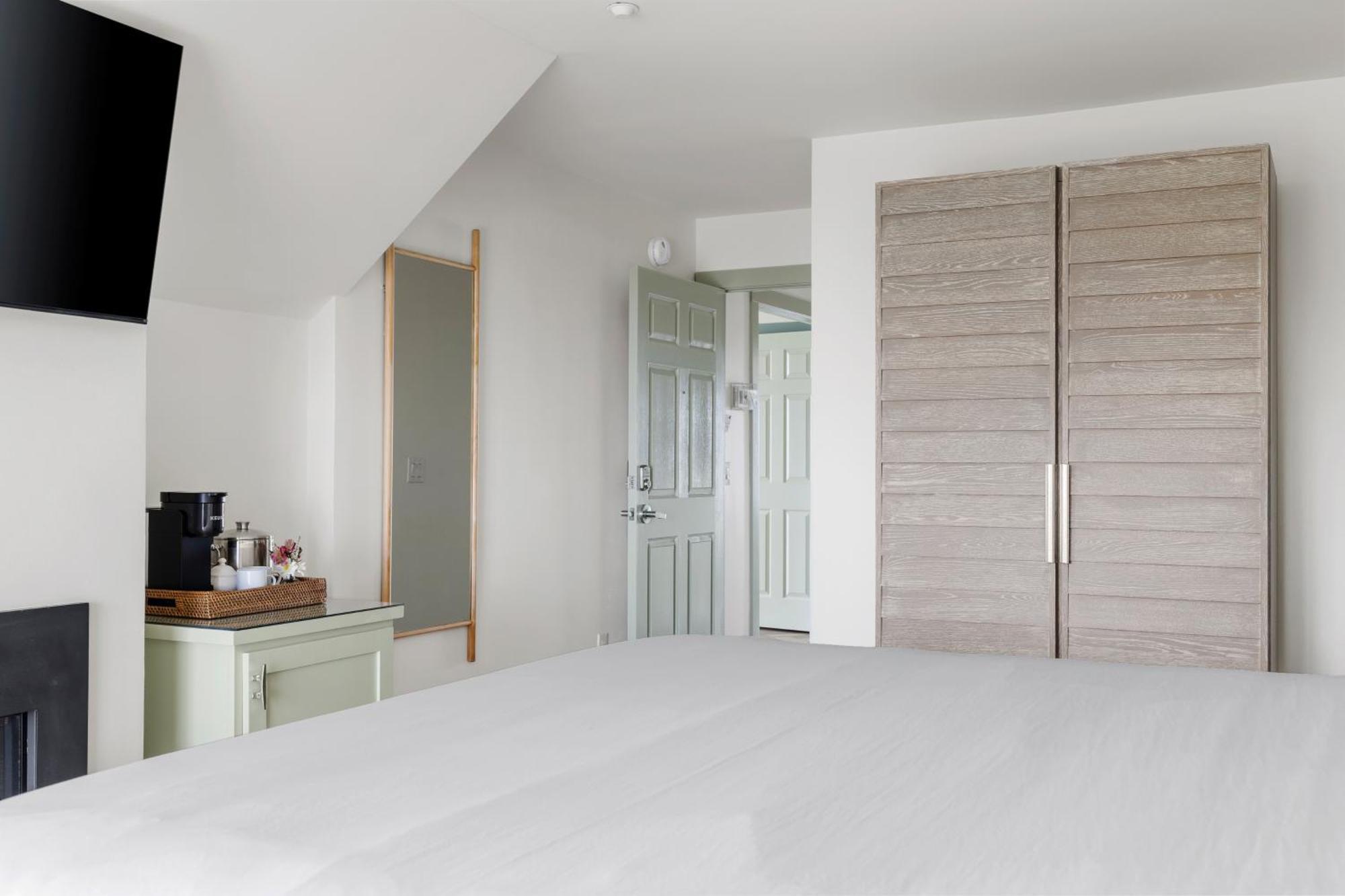 Regatta Inn - Adults Only Фоли Бич Экстерьер фото