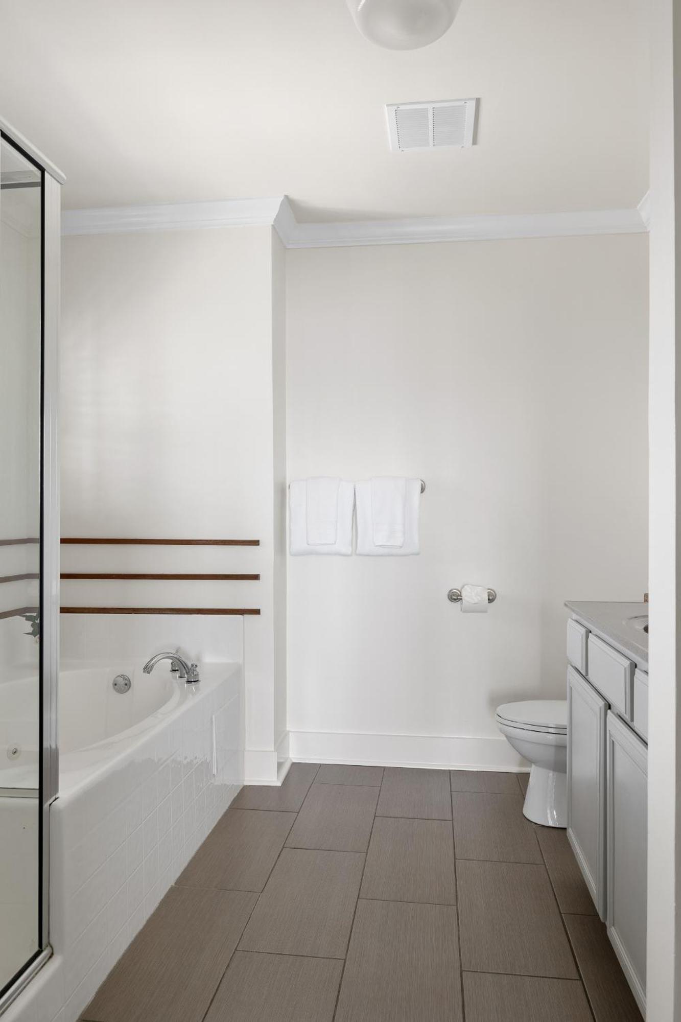 Regatta Inn - Adults Only Фоли Бич Экстерьер фото