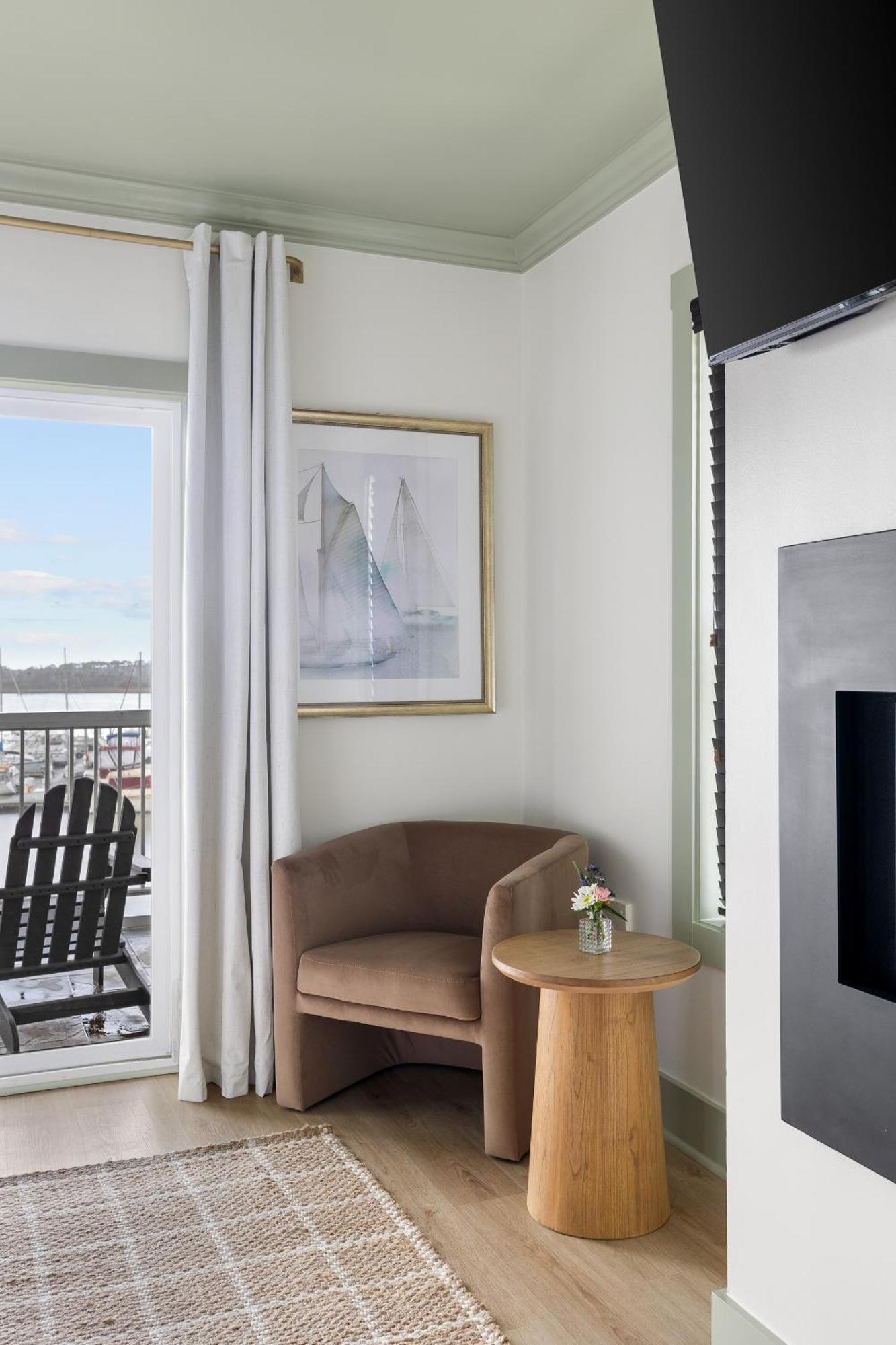 Regatta Inn - Adults Only Фоли Бич Экстерьер фото